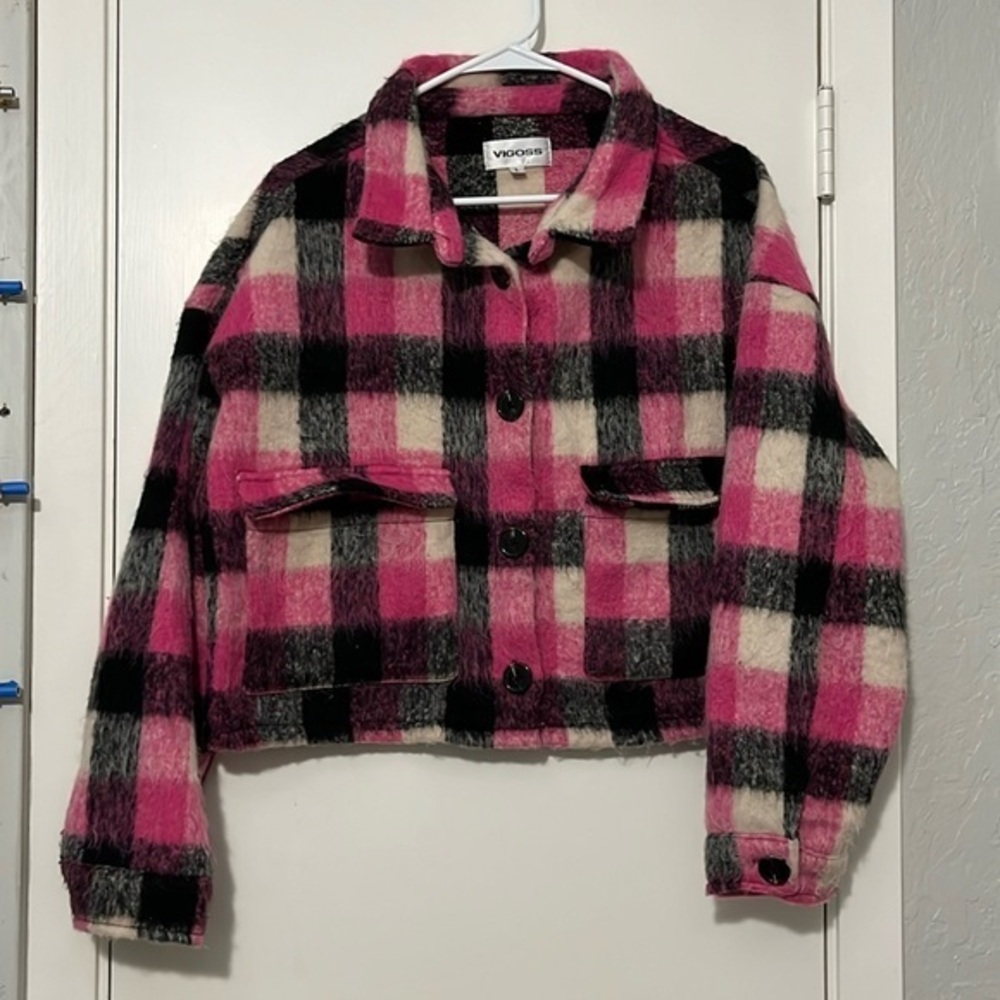 Vigoss large plaid pink and black cropped fuzzy button down jacket